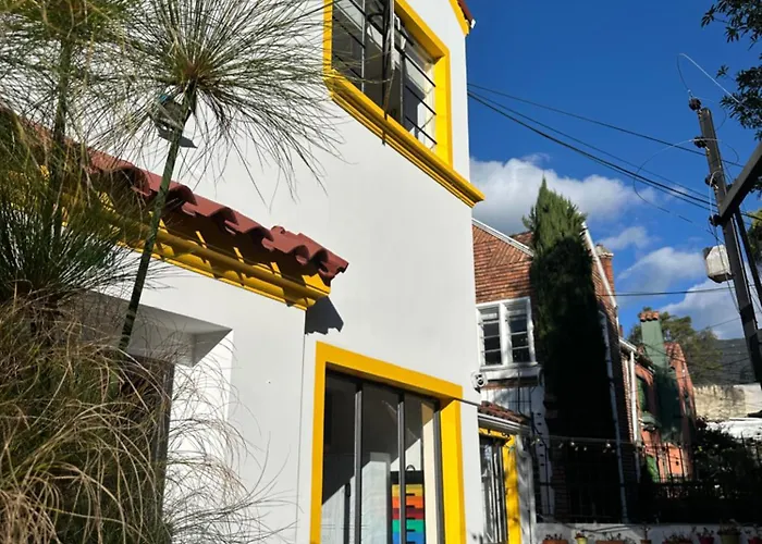 Vecinos by La Palmera Bogotá
